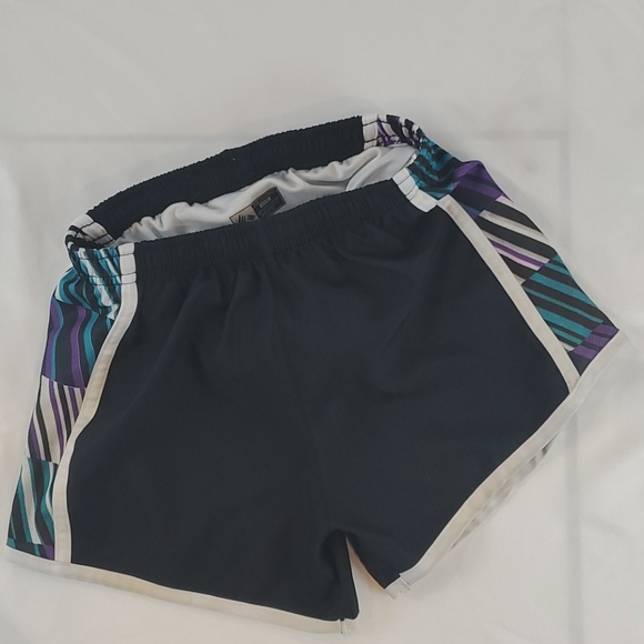 Girls 7/8 BUNDLE of 5 active wear shorts & shirts - Picture 10 of 12